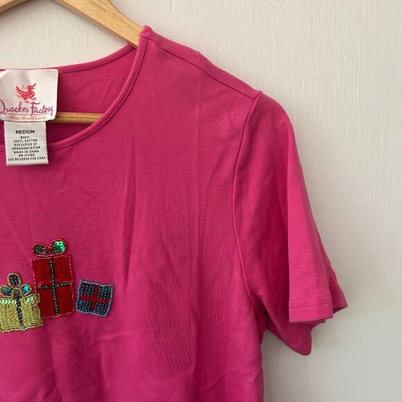 Quacker Factory T-shirt Womens Medium Pink Christmas Holiday Sequins Gifts VTG - Picture 2 of 4